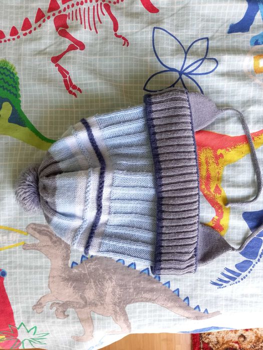 Теплая зимняя шапка