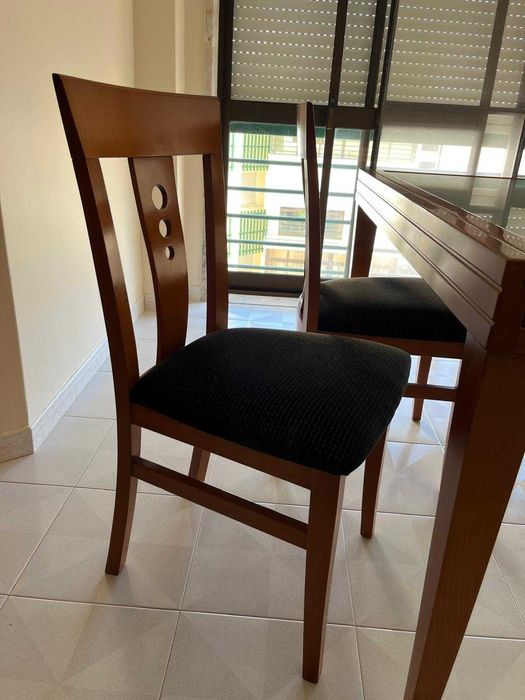 Vendo mobília de sala de jantar em madeira cerejeira