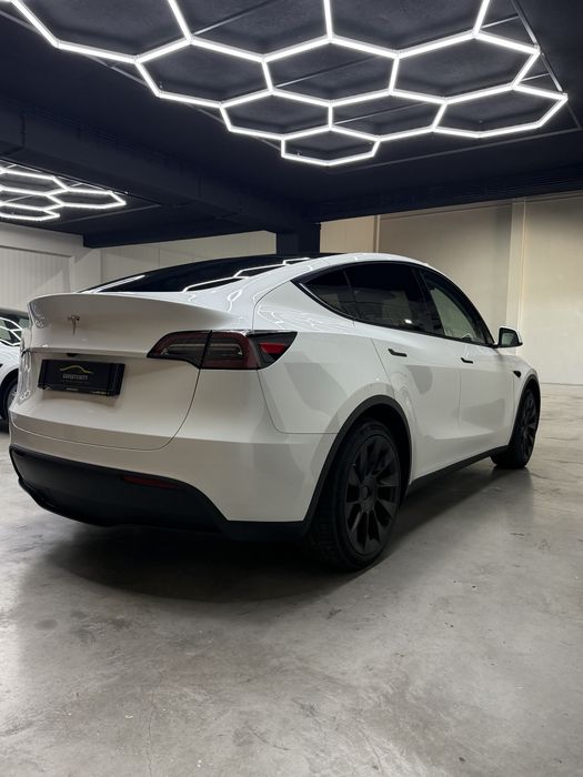 Tesla Model Y SR