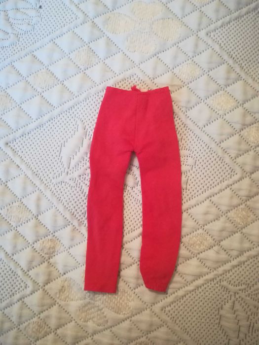 Calças Vermelhas Boneca