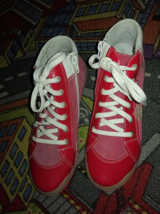 Nowe buty dla dziewczynki firmy Bartek rozmiar 37