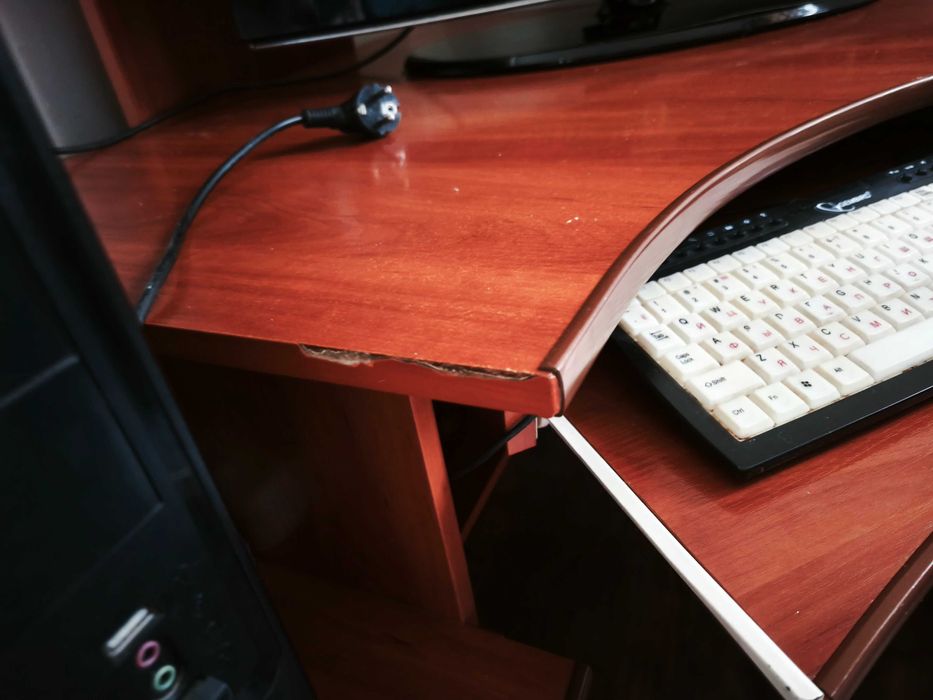 комп ютерний стіл кутовий