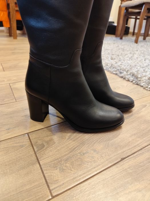 Sprzedam skórzane kozaki Derimod