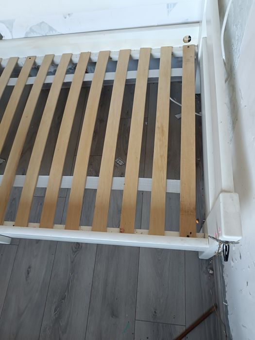 Ліжко односпальне