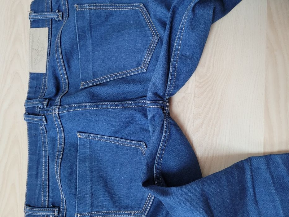 Spodnie jeansowe rurki Stradiwarius r.M