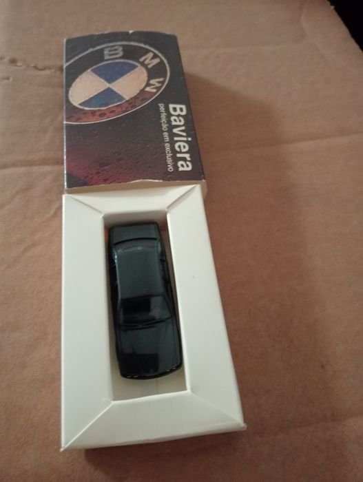 Miniatura BMW 735i E32