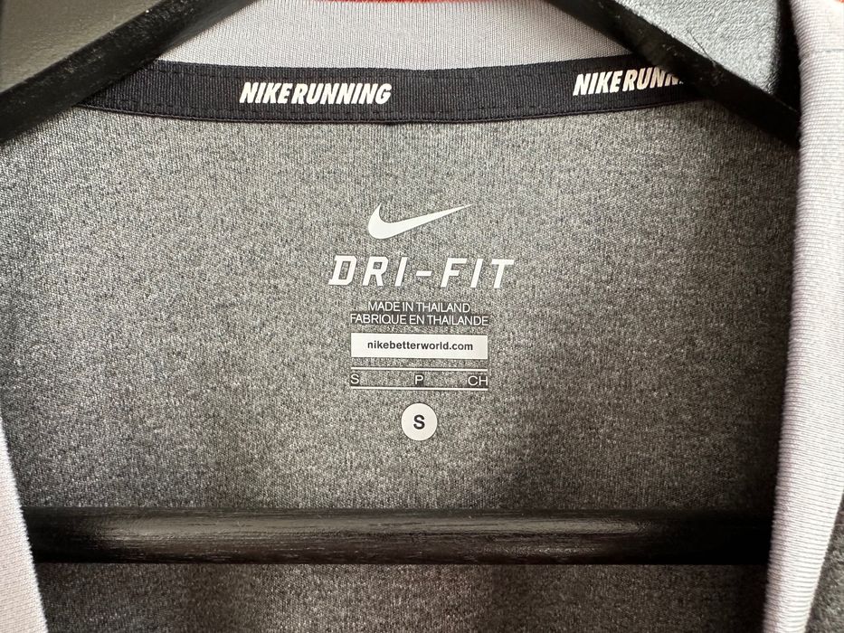 Nike Running Оригінал чоловіча футболка розмір S