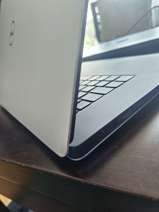Dell Precision 5540 16 gb ram / intel i7