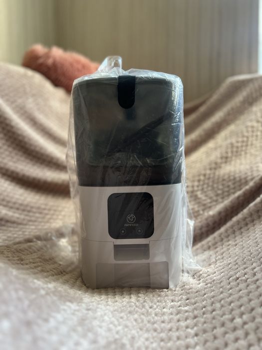 Розумна годівничка для котів та собак Papifeed smart