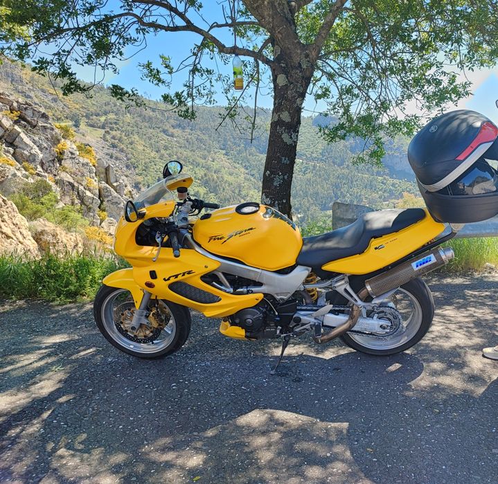 Honda vtr 1000 firestorm