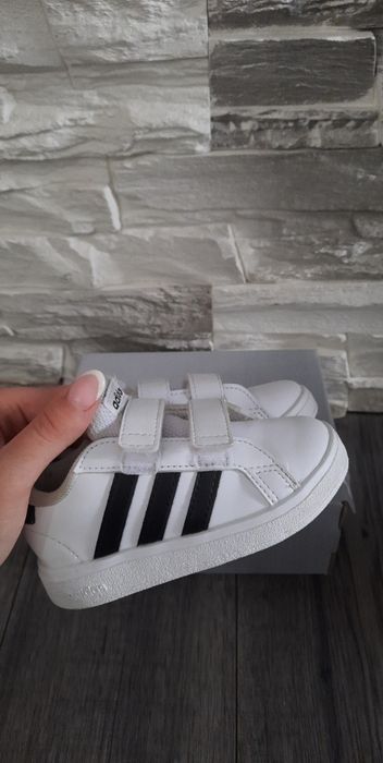 Buty chłopięce Adidas r.22