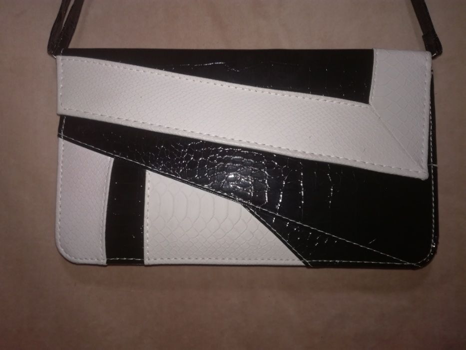 Клатч конверт рептилия лак на плечо