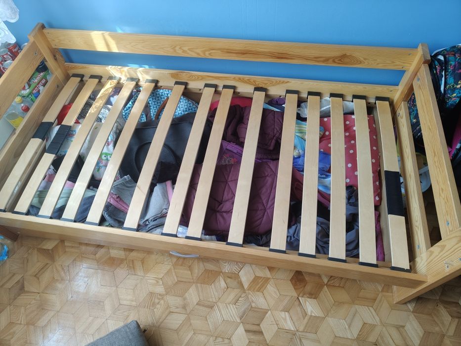 Łóżko drewniane dziecięce+ materac  80x160 + szuflada