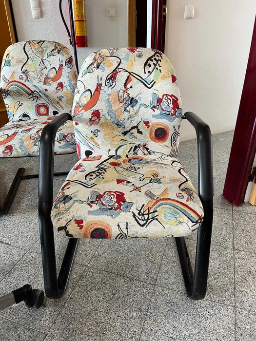 Vendo conjunto de 5 cadeiras + 1 giratória