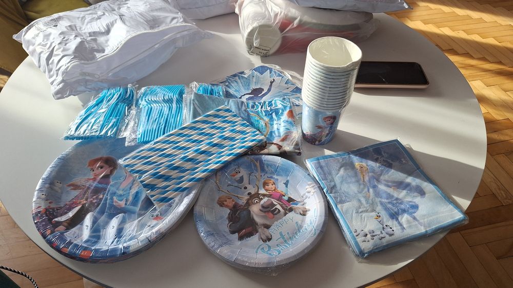 Zestaw urodzinowy dla dzieci papierowy kraina lodu