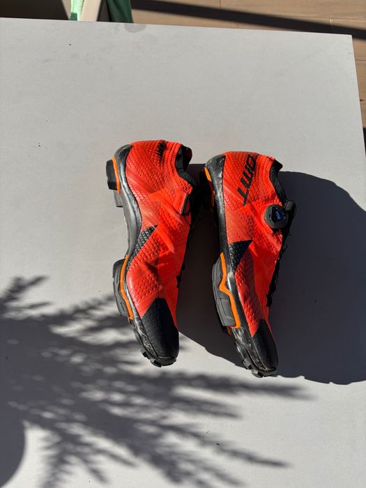 Sapatos DMT KM1