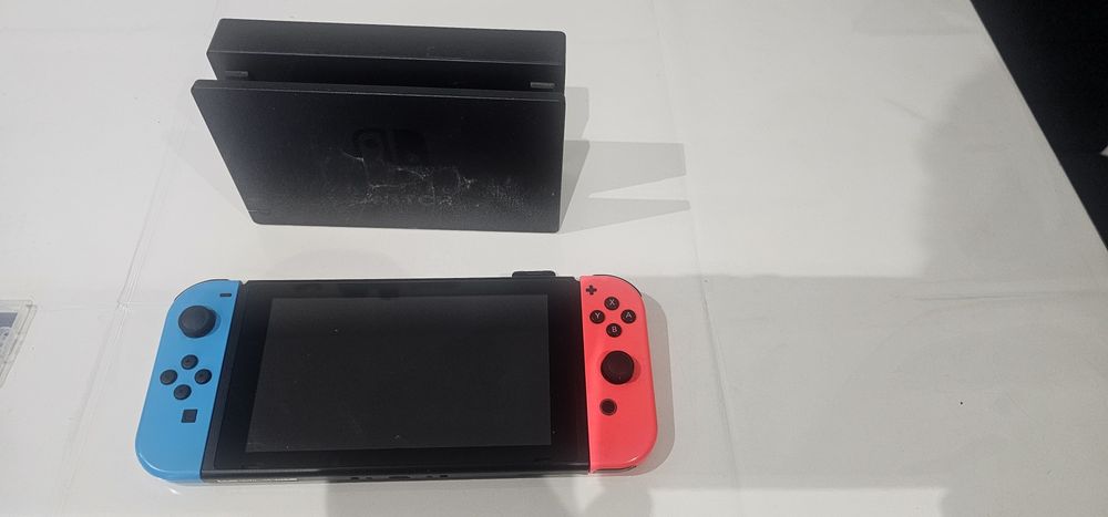 Nintendo switch v2 + 3 gry