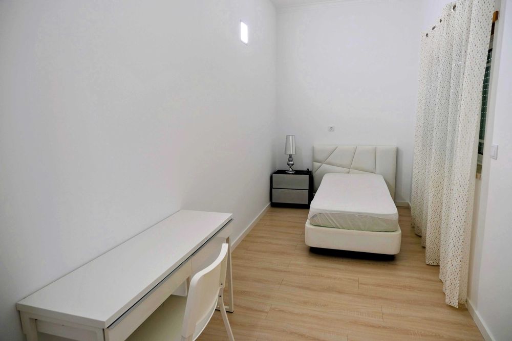 QUARTOS - ANDAR DE MORADIA - Povoa Santa Iria