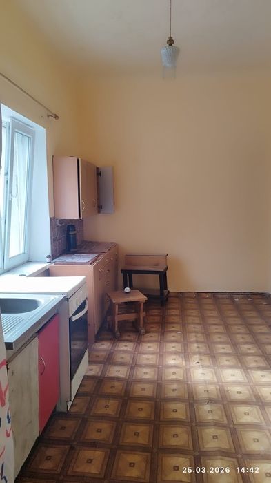 Продаж половини будинку