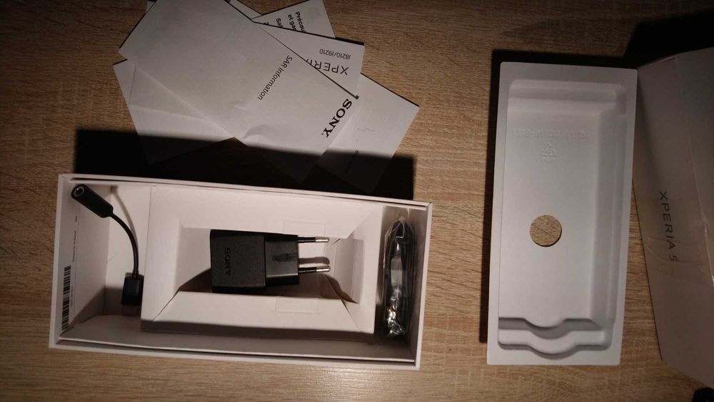 Sony Xperia 5     6/128 GB