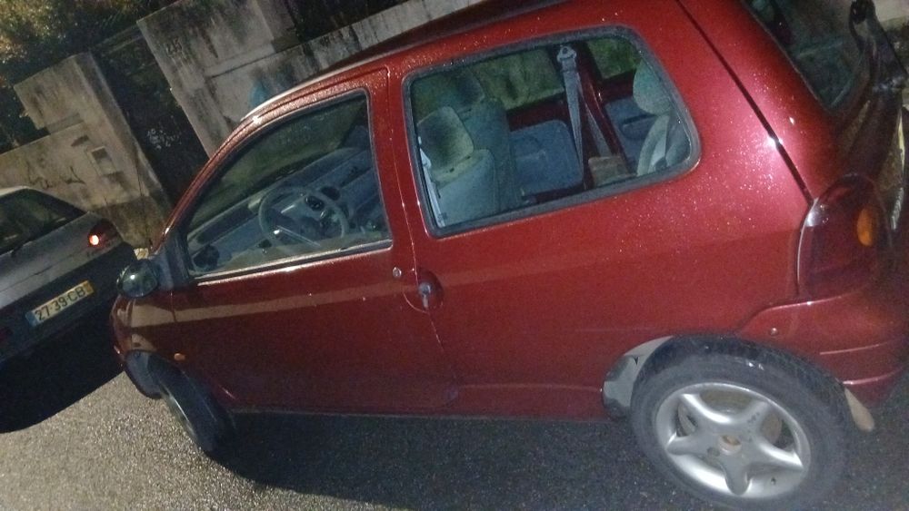 Carro a venda funciona perfeitamente 700€