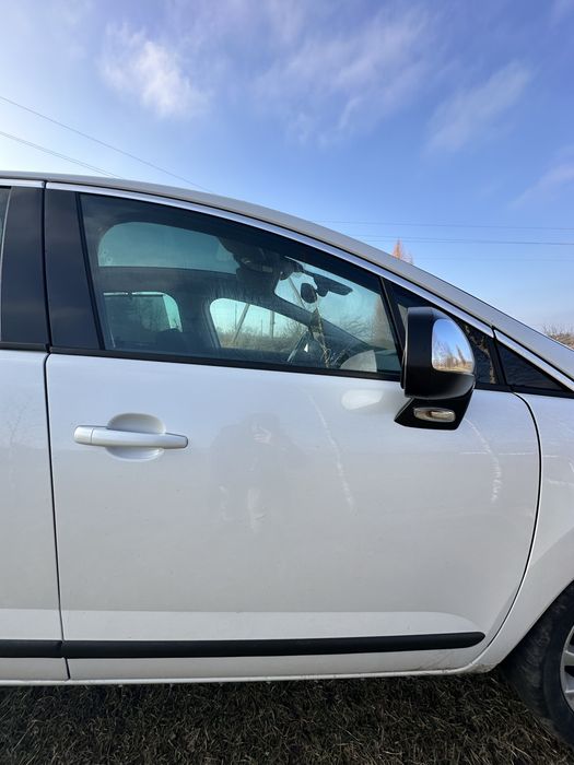 Скло Лобове Пежо 3008, 5008 Peugeot разборка розбірка запчастини