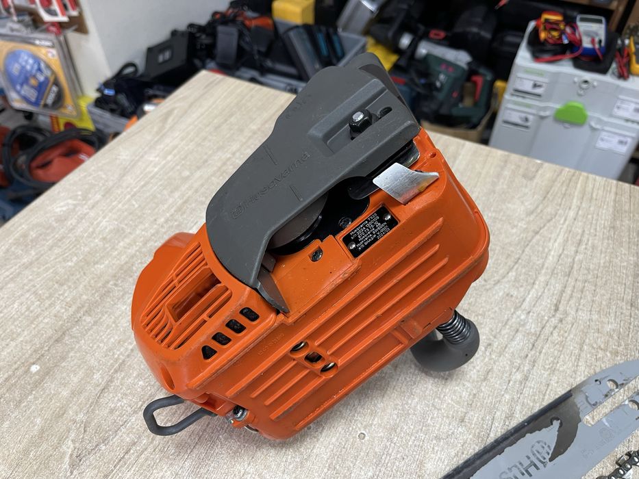 Husqvarna T525 / професійна одноручна пила Хускварна