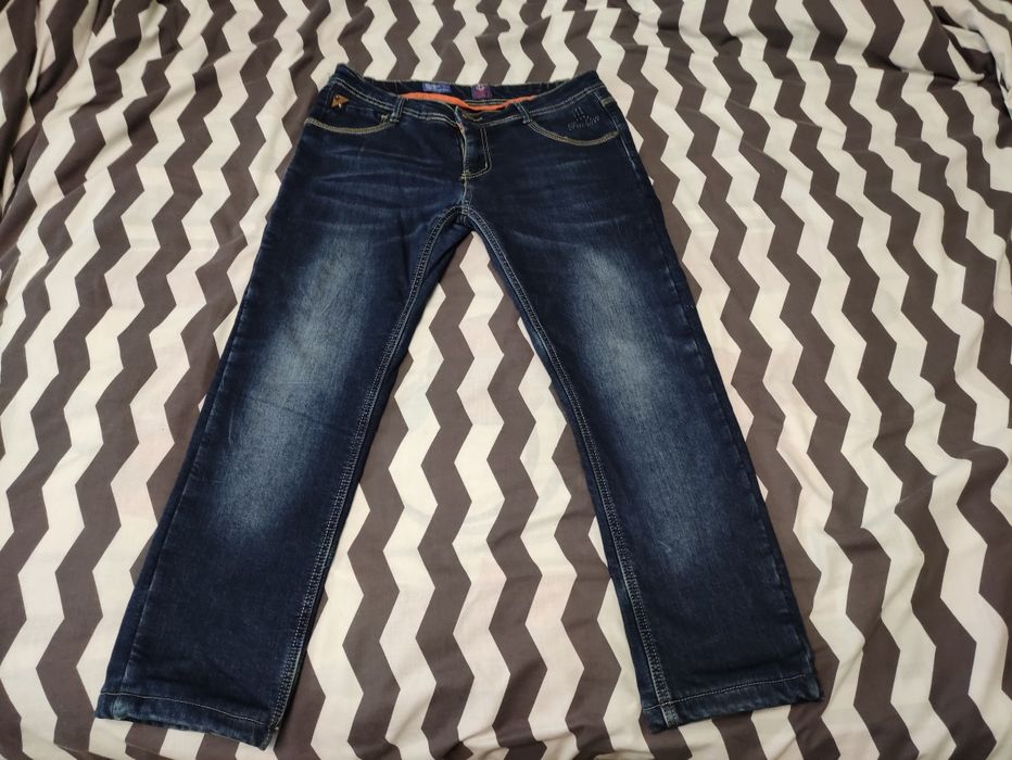 Продам ждиннсы на мальчика