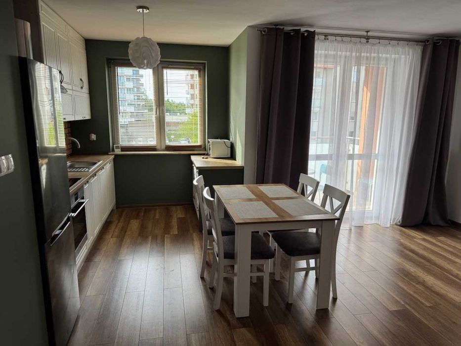 2 pokoje, 43 m², winda, loggia, niskie opłaty – os. Projektant