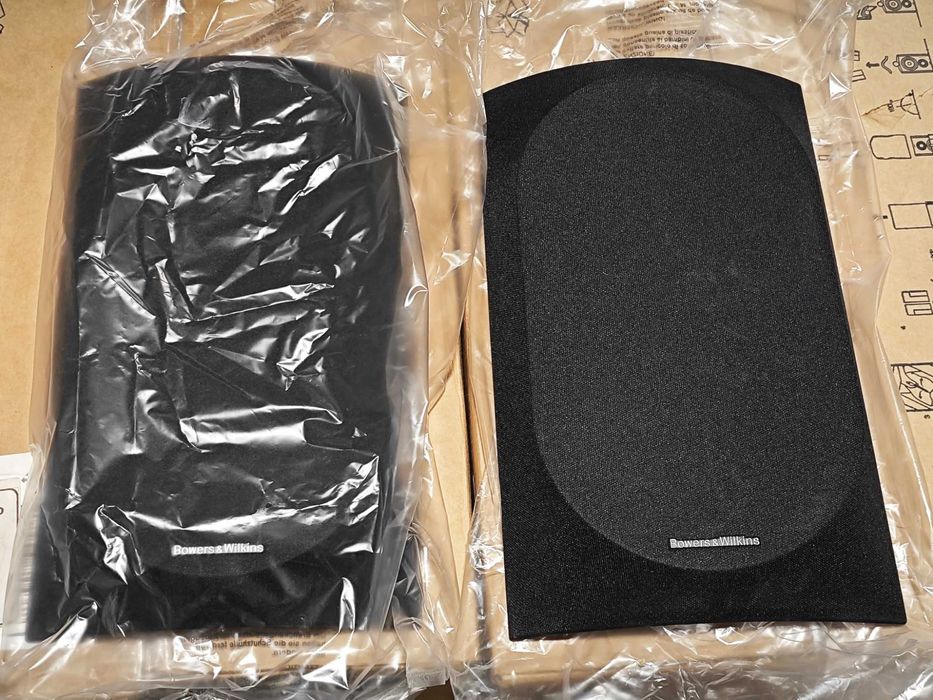 Легендарна акустика Bowers & Wilkins 805 D3 (Gloss Black) + стійки