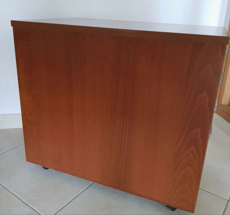 Bloco de gavetas do IKEA