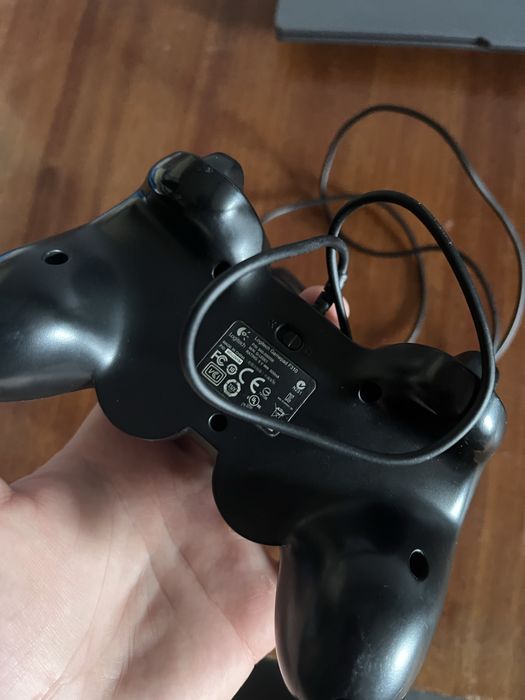 джойстик Logitech F310