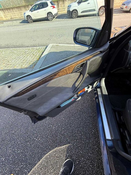 Mercedes E220 impecável