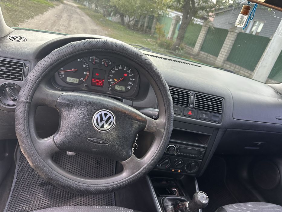 Продам Volkswagen Golf 4 Для работы такси OnTaxi
