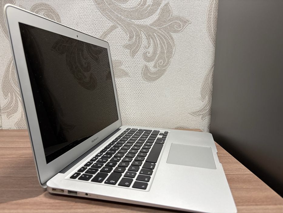 Apple MacBook Air 13 a1466 i5/8gb/128gb ноутбук