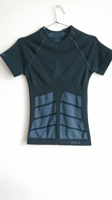 Зональная компрессионная футболка Odlo Evolution Warm. Германия.