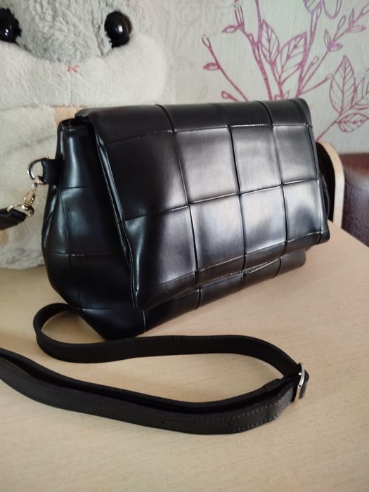 Кожаная сумка в стиле Bottega Veneta