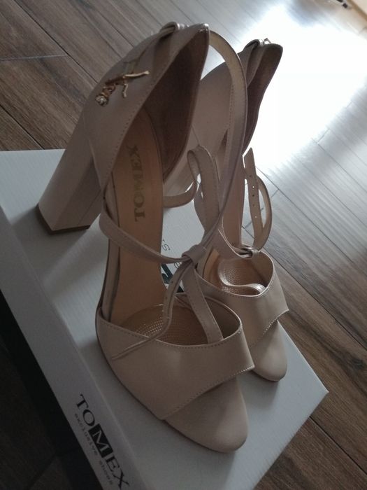 Sandalki skorzane, ślubne