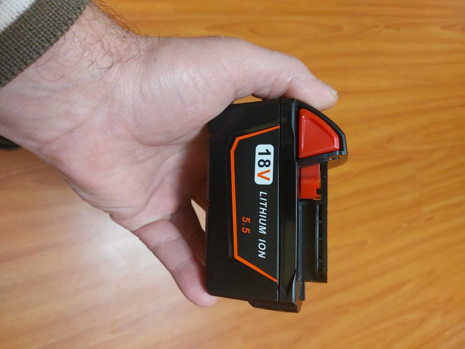 Аккумулятор MILWAUKEE M18 5.5 Ач