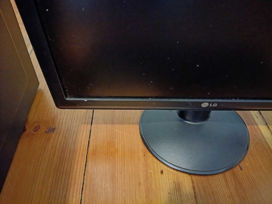 Zestaw komputer, monitor, klawiatura
