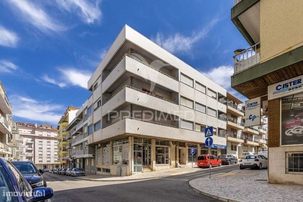 Apartamento T4  Remodelado no Centro de Alcobaça para comprar