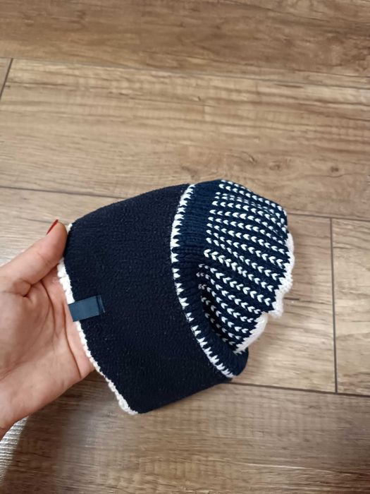 Zimowa czapka 4F z pomponem