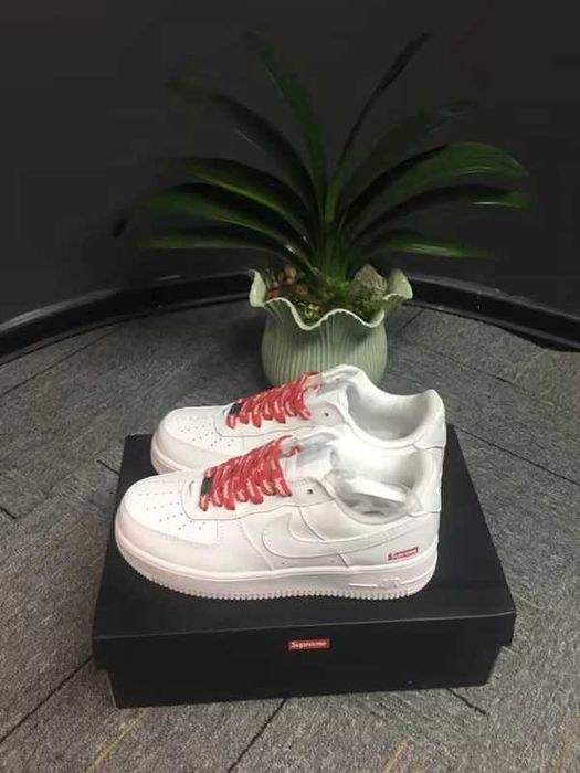 Air Force 1 Low Supreme Biały r.38
