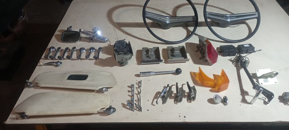 Запчасти газ 24  ручки,замки