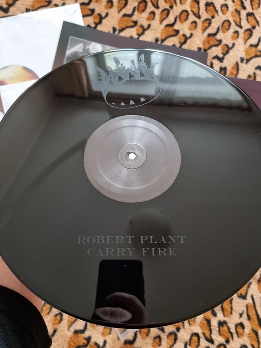 Robert Plant ‎– Carry Fire

Lp vinil