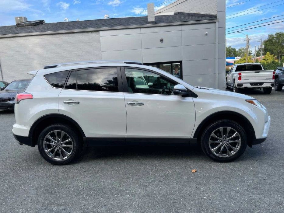 Toyota RAV4 Limited      2018