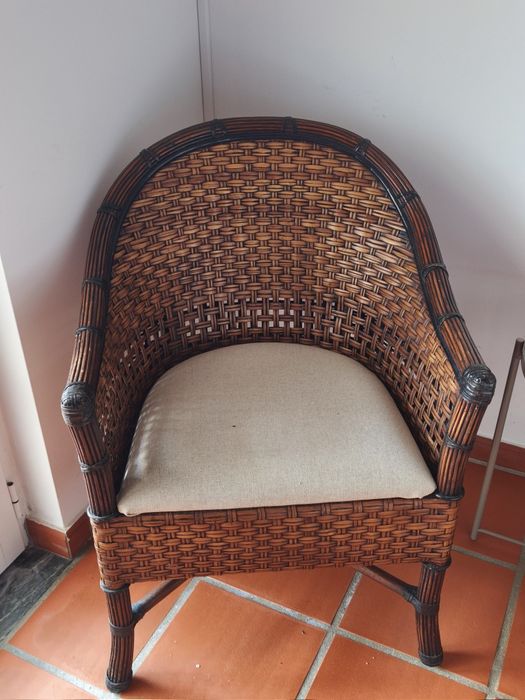 2 cadeirões em bambu