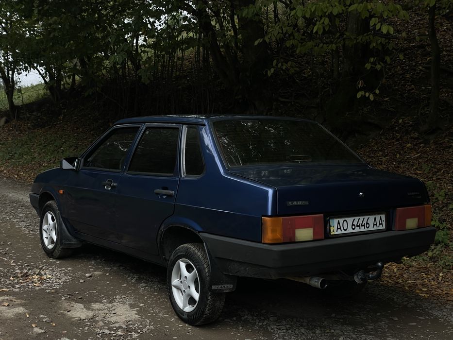Lada Ваз 21099.