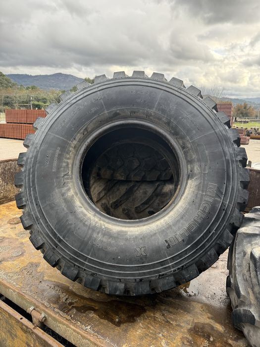 2 Pneus industriais 395/85 R20 XZL Michelin