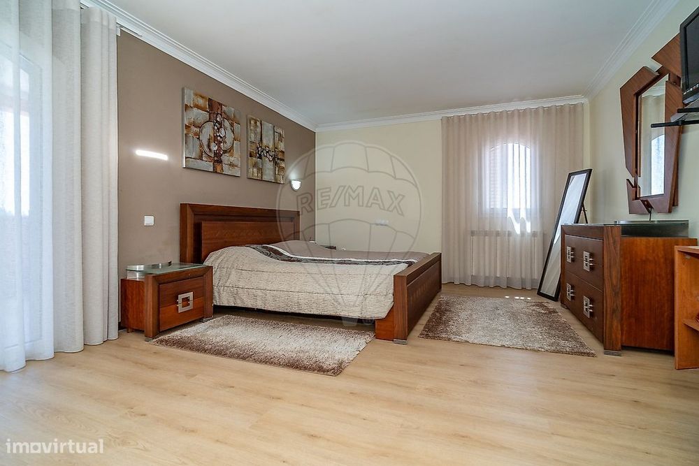 Moradia T4 para venda